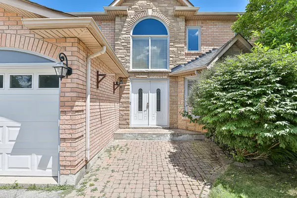Oshawa, ON L1G 7X9,493 Sandalwood CT