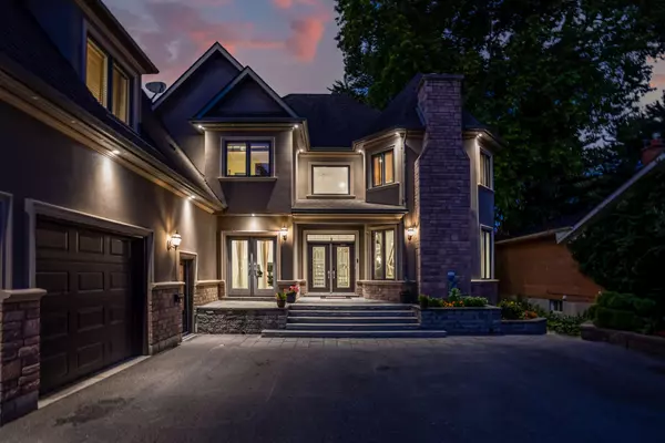 Whitby, ON L1N 2S8,117 Raglan ST