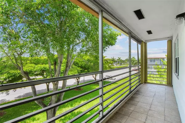 Boca Raton, FL 33434,410 Fanshaw J #410