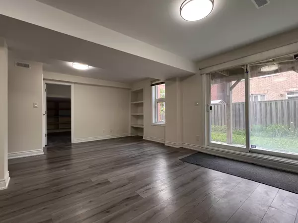 116 Foxwood RD #Basement, Vaughan, ON L4J 9E4