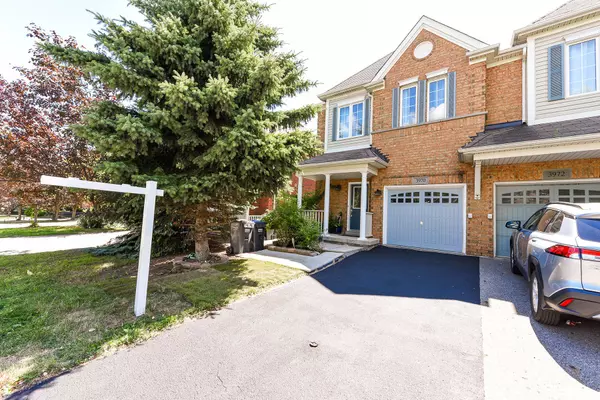 3970 Stardust DR, Mississauga, ON L5M 8A5