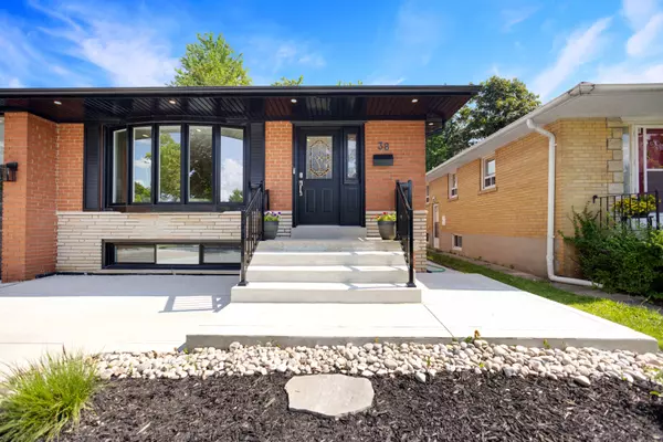 Toronto W08, ON M9C 3W4,38 Birgitta CRES