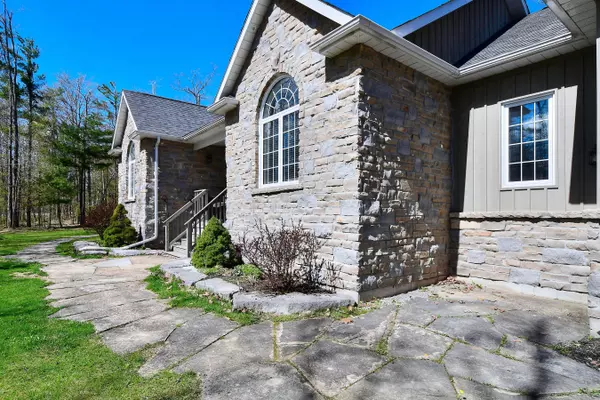 Trent Lakes, ON K0L 1J0,134 Mitchell CRES