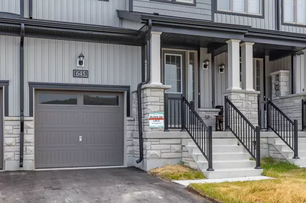 Peterborough North, ON K9K 0J6,645 Pollock GRV W #11
