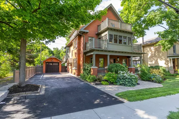 466 Weller ST, Peterborough Central, ON K9H 2N6