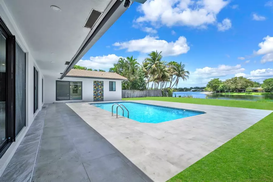 18735 NE 18th Ave, Miami, FL 33179