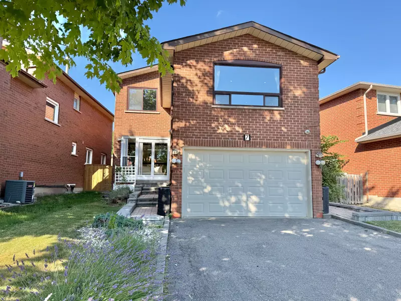 7 Anthony LN, Vaughan, ON L4K 3K3