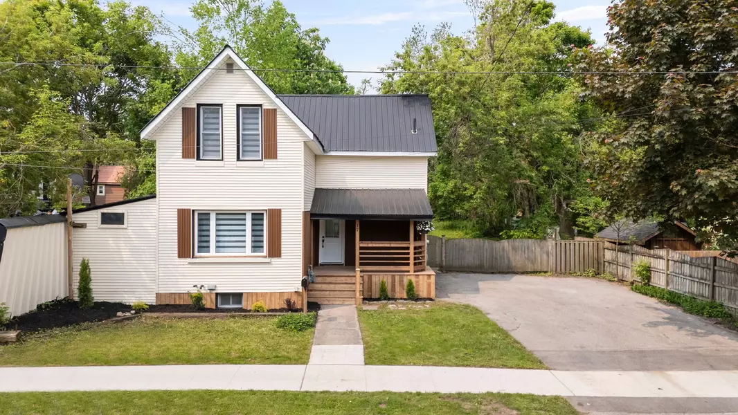 17 Douglas ST, Orillia, ON L3V 5Y3