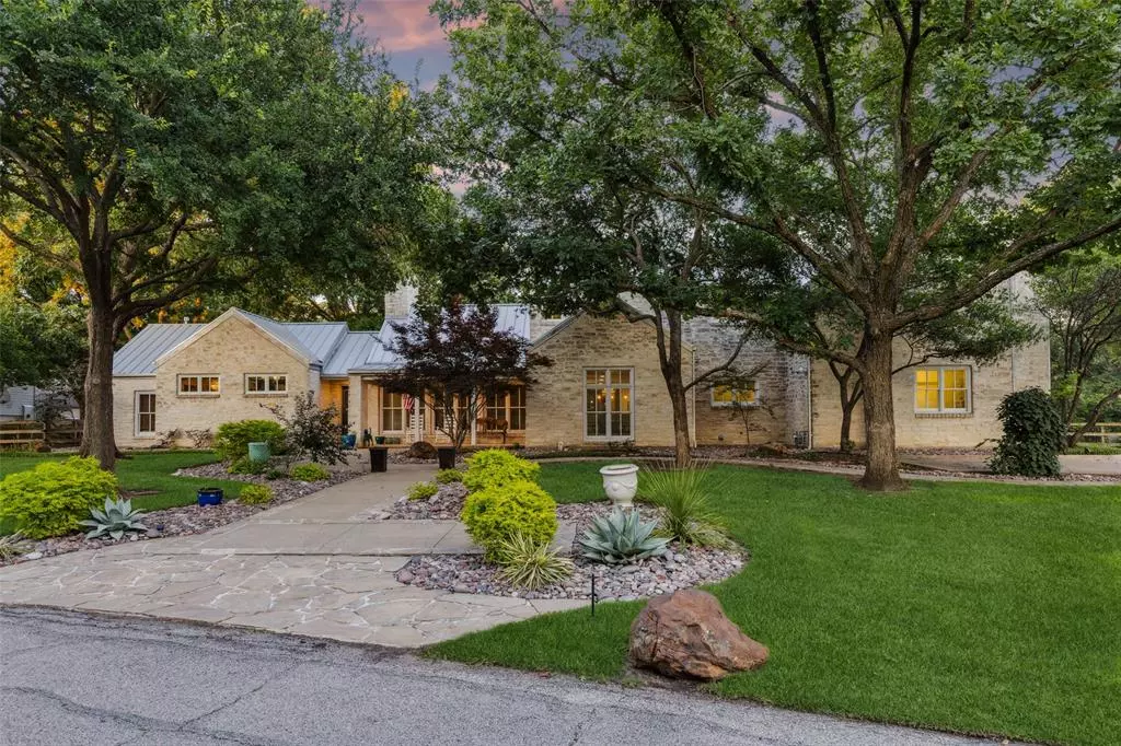 Coppell, TX 75019,530 Rolling Hills Road