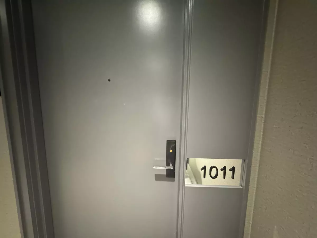 Toronto W01, ON M6K 0J2,285 Dufferin ST #1011
