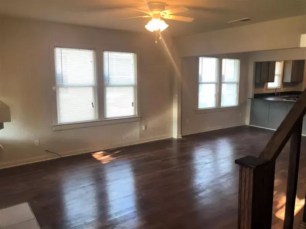 Fort Worth, TX 76109,3217 Rogers Avenue