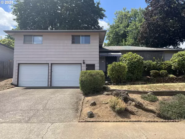 735 21ST PL, Salem, OR 97304