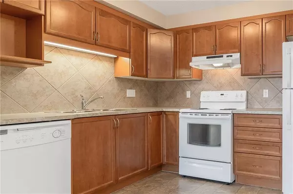 Okotoks, AB T1S 2L2,200 Community WAY #2214