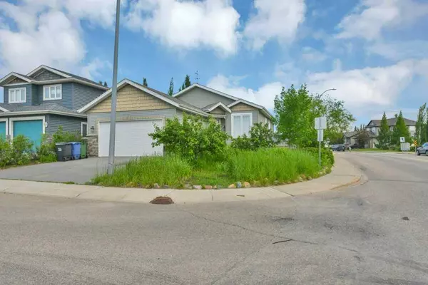 137 Oldring CRES, Red Deer, AB T4P 3W1