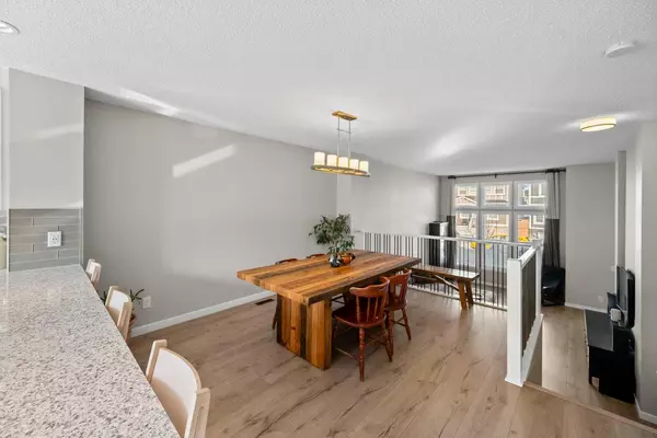 Calgary, AB T3N 0R2,15 Red Embers LN NE