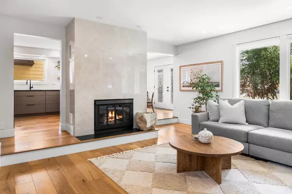 Calgary, AB T3K 1Z7,115 Berkshire PL NW