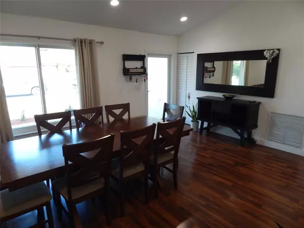 Cooper City, FL 33328,8674 SW 50th St