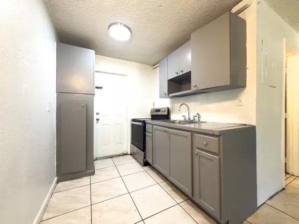 Fort Lauderdale, FL 33311,1717 NW 8th Pl #2