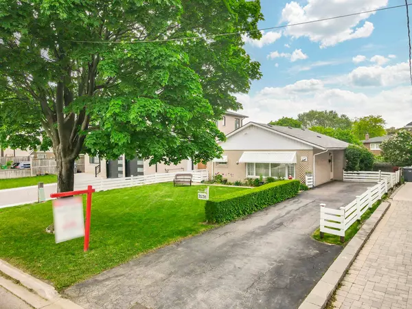 7638 Redstone RD, Mississauga, ON L4T 2B9