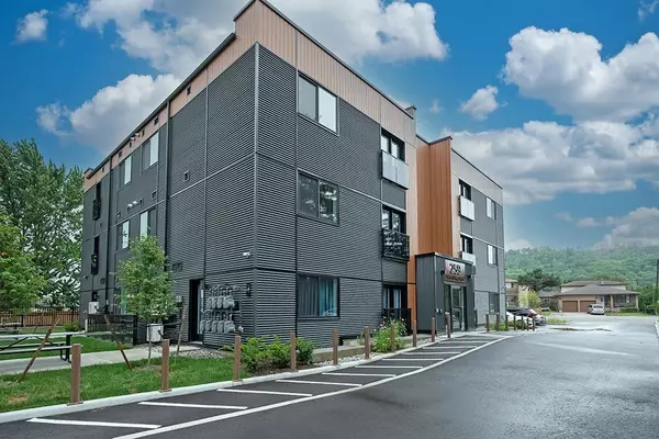 Hamilton, ON L8G 1L9,259 King ST E #3A