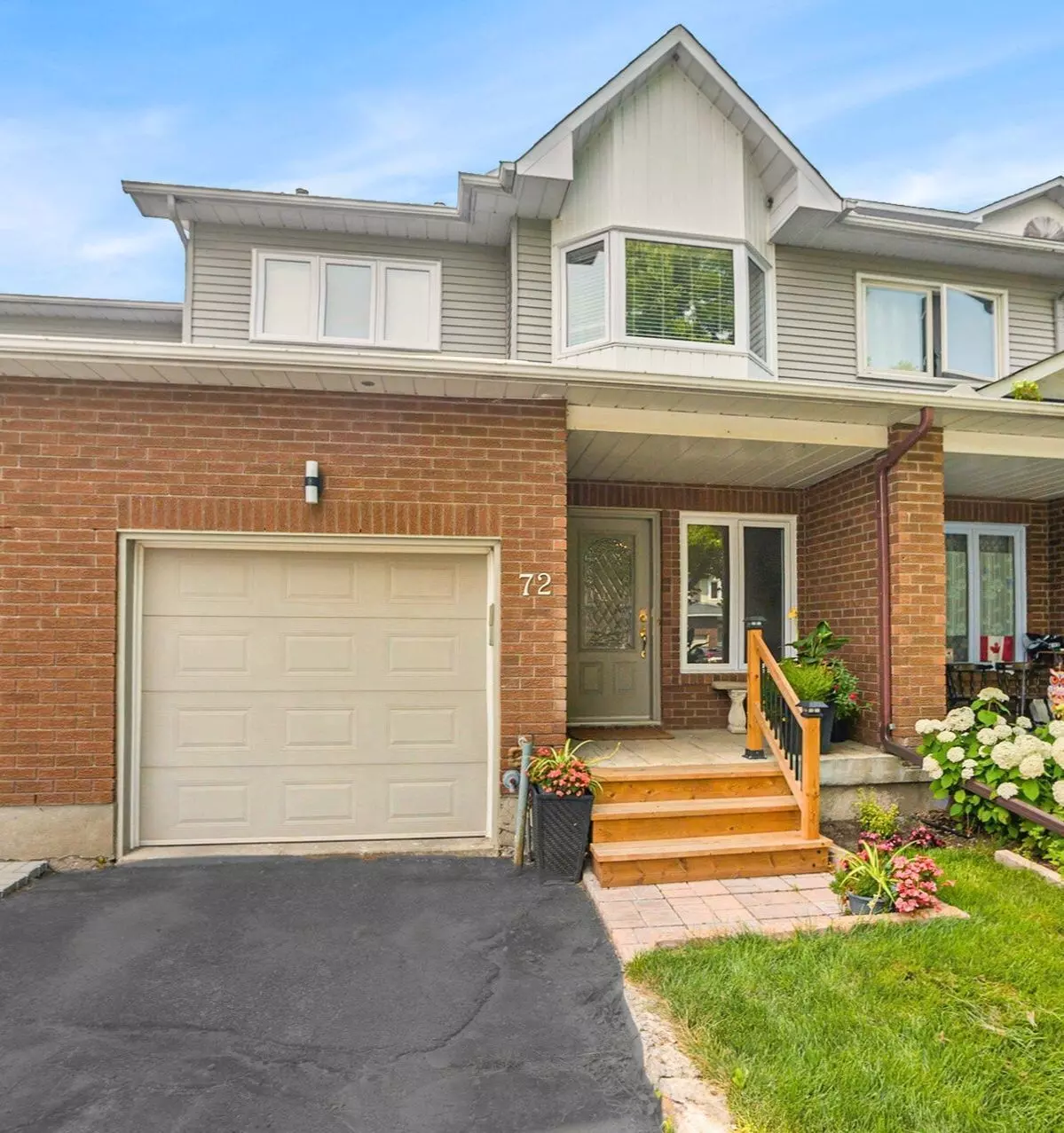 Hunt Club - South Keys And Area, ON K1T 3R1,72 Hunters Glen CRES