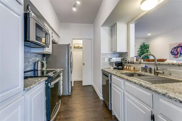 Carrollton, TX 75006,3550 Country Square Drive #109