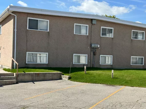Calgary, AB T2K 4W3,447 Huntsville CRES Northwest