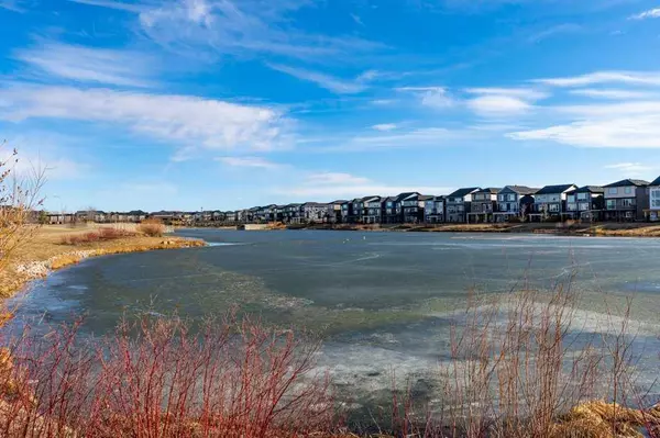 Airdrie, AB T4B 4V7,973 Midtown AVE SW