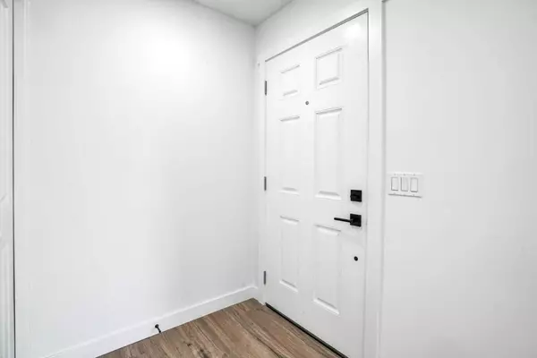 Calgary, AB T3J1P3,203 Castleridge DR N