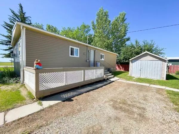 331 Armstrong ST, Carmangay, AB T0L 0N0