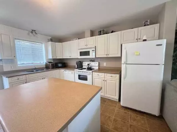 Lloydminster, SK S9V0T9,4701 47 AVE #116