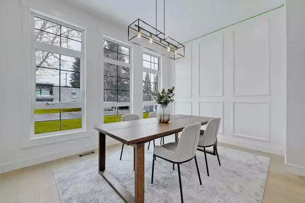 Calgary, AB T3E 3P1,3106 43 ST SW