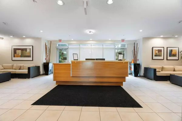 Calgary, AB T2G 1B5,35 Inglewood PARK Southeast #112