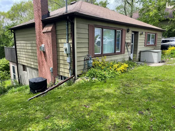 1914 Liverpool RD, Pickering, ON L1V 1W5