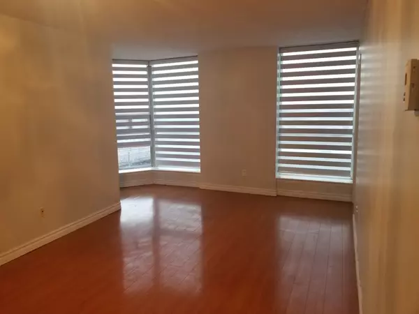 Toronto E08, ON M1K 5J7,2460 Eglinton AVE E #901