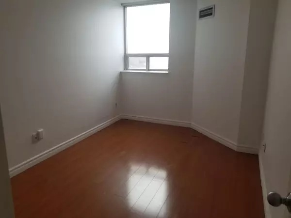 Toronto E08, ON M1K 5J7,2460 Eglinton AVE E #901