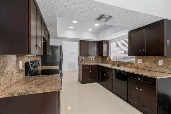 North Lauderdale, FL 33068,842 SW 68th Ave