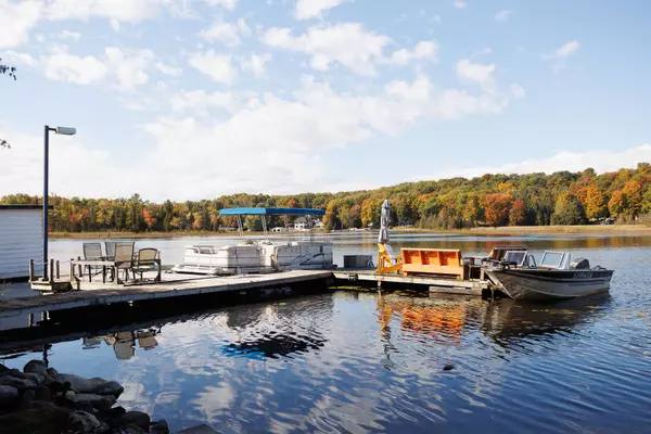 Kawartha Lakes, ON K0M 1N0,38 Dewey's Island RD