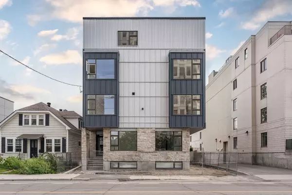 Vanier And Kingsview Park, ON K1L 6R2,10 MCARTHUR AVE #101