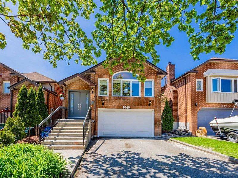 1049 Longbow DR #Basement Apartment, Pickering, ON L1V 5W3
