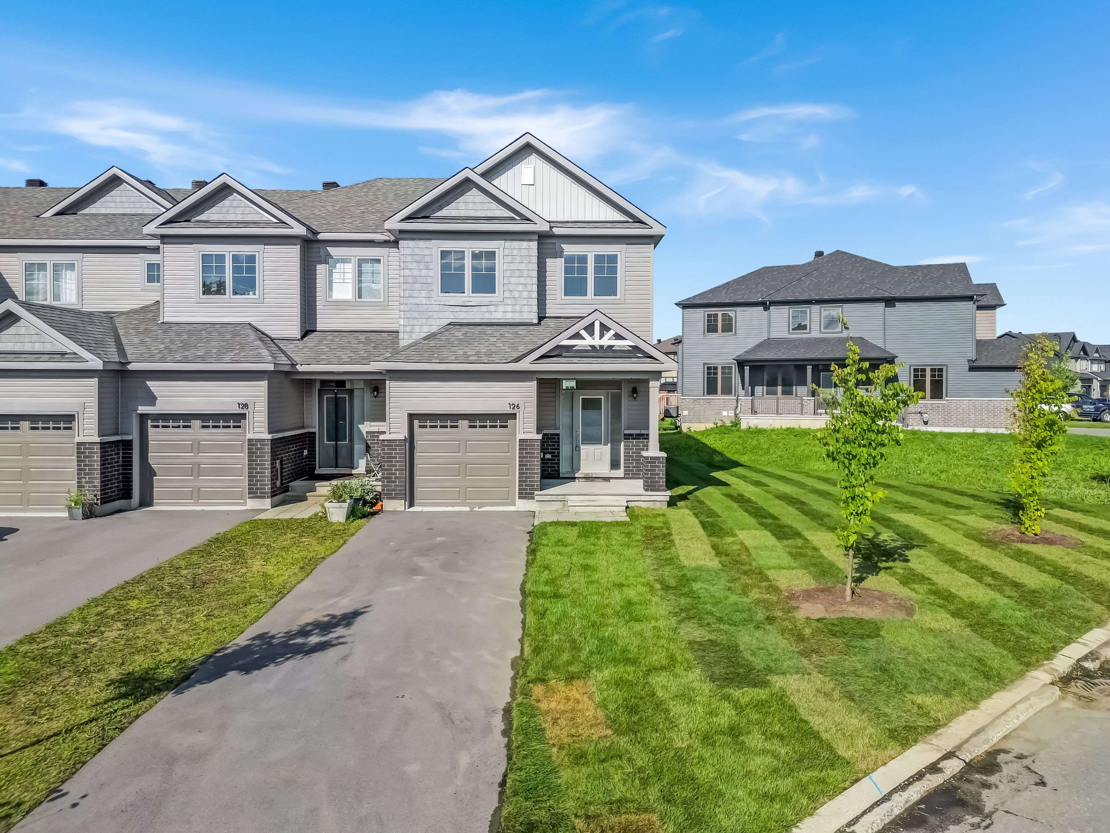 126 Wabikon CRES, Blossom Park - Airport And Area, ON K1X 0H8