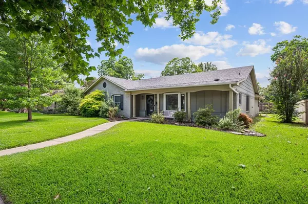 2818 Las Campanas Drive, Farmers Branch, TX 75234