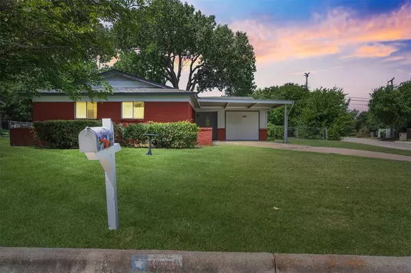 400 Mckown Drive, Mansfield, TX 76063