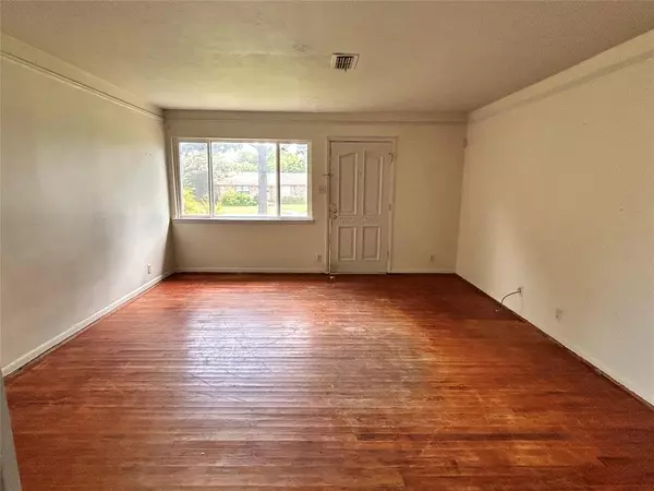 Euless, TX 76040,306 Bayless Drive