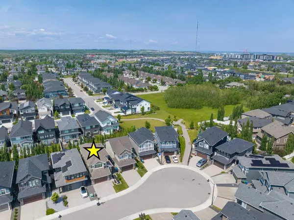 Calgary, AB T3H 1Z4,19 WEST GROVE PL Southwest