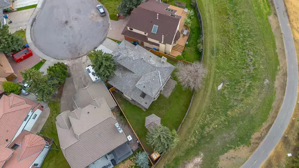Calgary, AB T2W 5M9,188 Canter PL Southwest