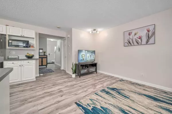 Calgary, AB T3A6L3,77 Hidden Creek Rise Northwest