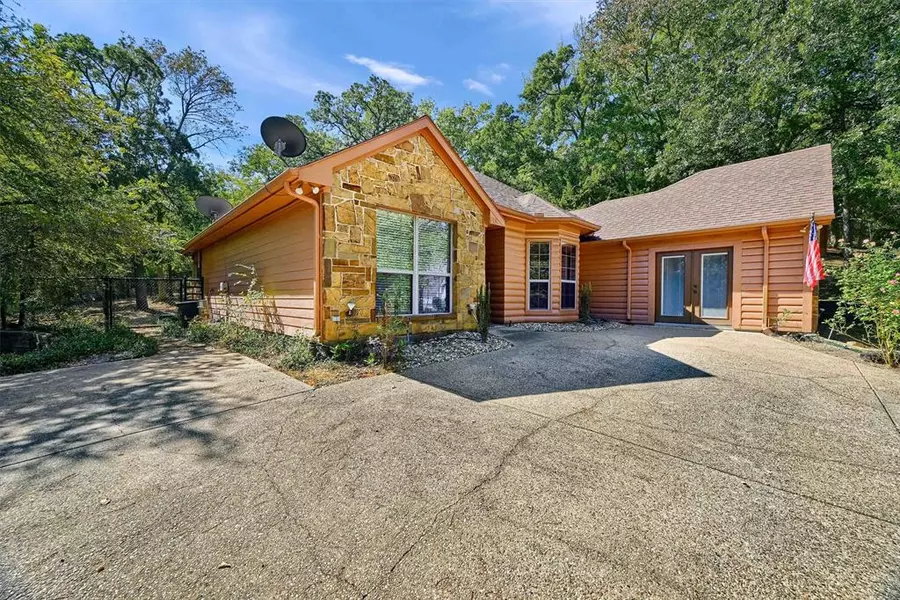118 Hacienda Drive, Pottsboro, TX 75076