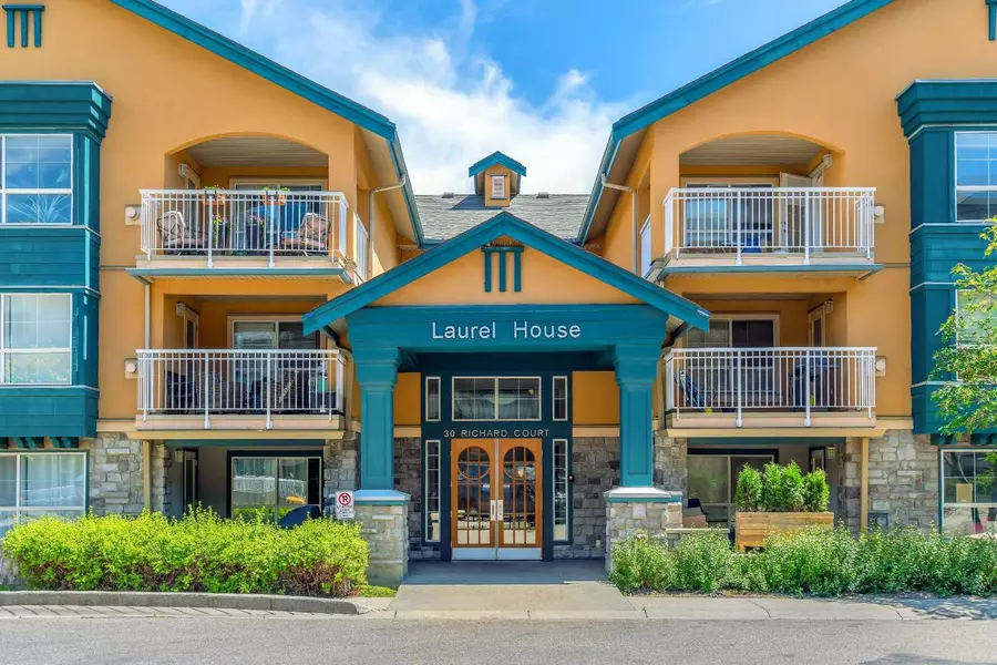 30 Richard CT Southwest #134, Calgary, AB T3E7N2