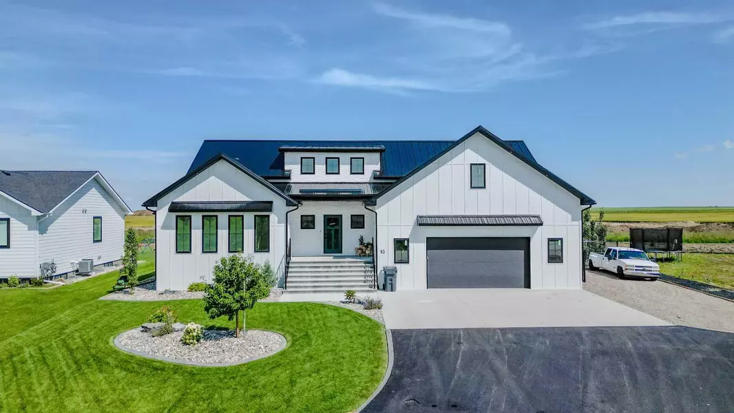 53 Pebble Creek CV, Raymond, AB T0K 2S0